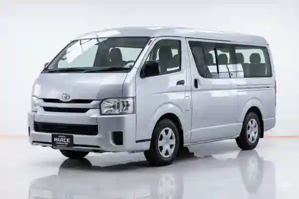 Mobil Minibus - Toyota HiAce Commuter