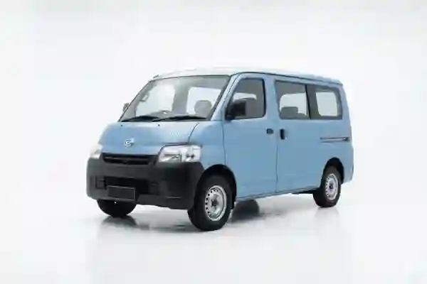 Mobil Multi Purpose Daihatsu Luxio Grand Max MT (2)